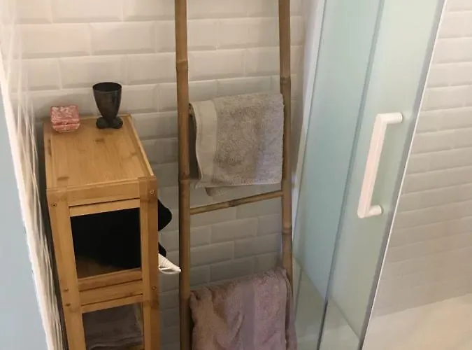 La Chambre De Toutou Δωμάτια σε οικογενειακή κατοικία